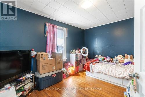 640 King Street, Port Colborne, ON - Indoor Photo Showing Bedroom