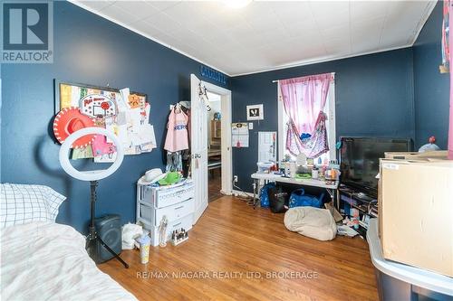 640 King Street, Port Colborne, ON - Indoor Photo Showing Bedroom