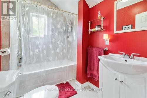 640 King Street, Port Colborne, ON - Indoor Photo Showing Bathroom