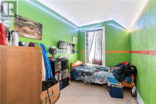 640 King Street, Port Colborne, ON - Indoor Photo Showing Bedroom