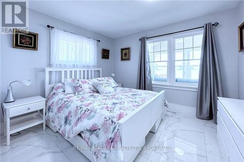 15 Oakridge Crescent, Port Colborne (Sugarloaf), ON - Indoor Photo Showing Bedroom