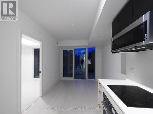 501 - 308 Jarvis Street, Toronto, ON - Indoor Photo Showing Kitchen