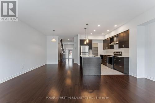 762 Cairn Crescent, Ottawa, ON - Indoor Photo Showing Kitchen With Upgraded Kitchen