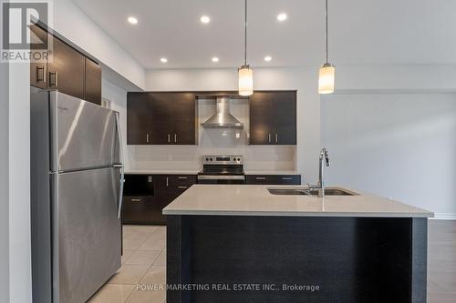 762 Cairn Crescent, Ottawa, ON - Indoor Photo Showing Kitchen With Stainless Steel Kitchen With Double Sink With Upgraded Kitchen