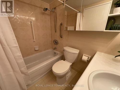 1001 - 1705 Playfair Drive, Ottawa, ON - Indoor Photo Showing Bathroom