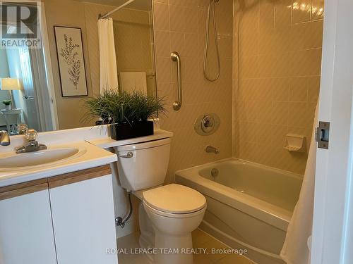 1001 - 1705 Playfair Drive, Ottawa, ON - Indoor Photo Showing Bathroom