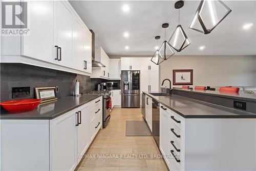 11 - 6 Juniper Trail, Welland, ON - Indoor Photo Showing Kitchen With Upgraded Kitchen