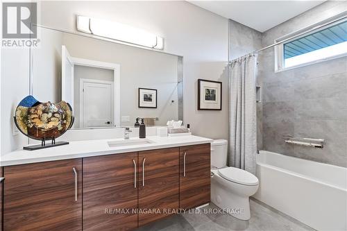 11 - 6 Juniper Trail, Welland, ON - Indoor Photo Showing Bathroom