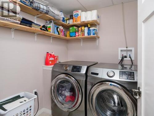 22-19 Wann Road, Whitehorse, YT - Indoor Photo Showing Laundry Room