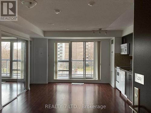 220 - 2035 Sheppard Avenue E, Toronto, ON - Indoor