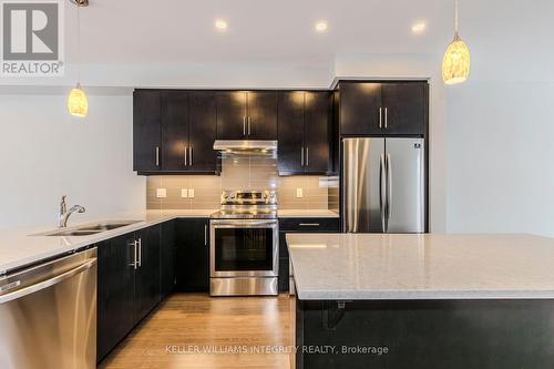 143 Boundstone Way, Ottawa, ON - Indoor Photo Showing Kitchen With Stainless Steel Kitchen With Double Sink With Upgraded Kitchen