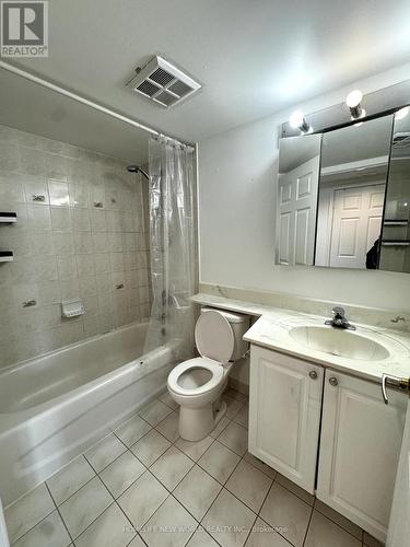 609 - 26 Olive Avenue, Toronto, ON - Indoor Photo Showing Bathroom