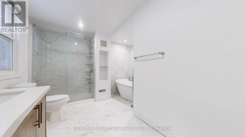 A - 620 Srigley Street, Newmarket, ON - Indoor Photo Showing Bathroom