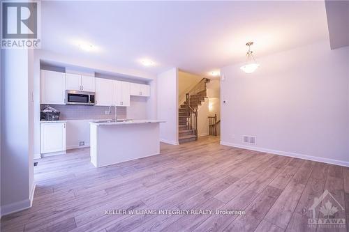 655 Prominence Way, Ottawa, ON - Indoor Photo Showing Kitchen