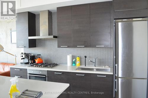 204 - 90 Broadview Avenue, Toronto, ON - Indoor Photo Showing Kitchen With Upgraded Kitchen