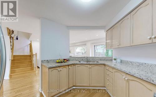 36 Meadowgrass Crescent, Markham, ON - Indoor Photo Showing Kitchen