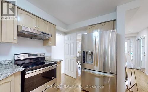 36 Meadowgrass Crescent, Markham, ON - Indoor Photo Showing Kitchen