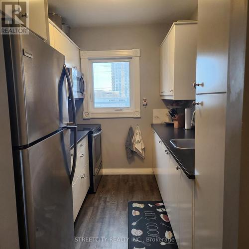 203 - 170 Bradford Street, Barrie, ON - Indoor Photo Showing Kitchen With Stainless Steel Kitchen