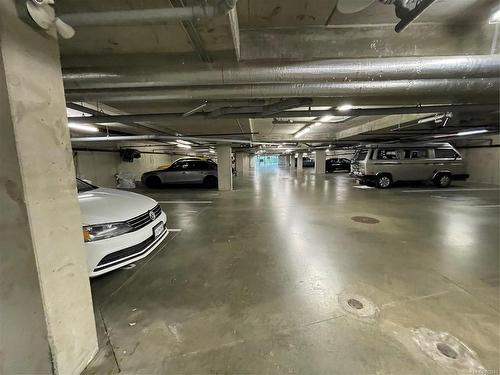 105-555 Franklyn St, Nanaimo, BC - Indoor Photo Showing Garage