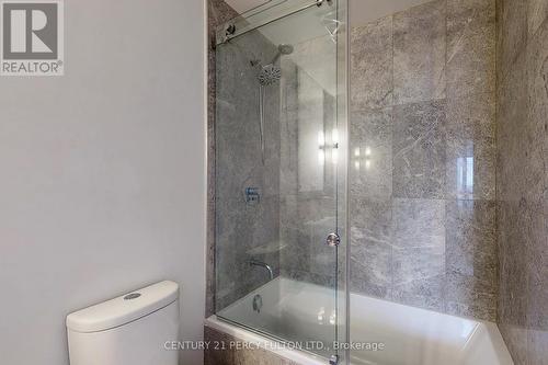 3901 - 88 Blue Jays Way, Toronto, ON - Indoor Photo Showing Bathroom