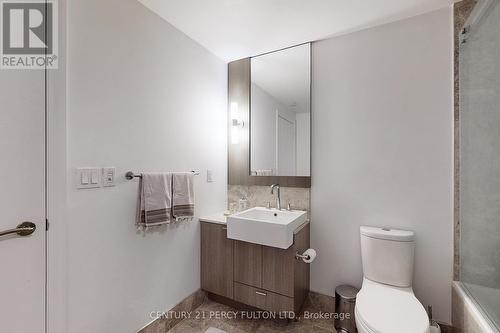 3901 - 88 Blue Jays Way, Toronto, ON - Indoor Photo Showing Bathroom