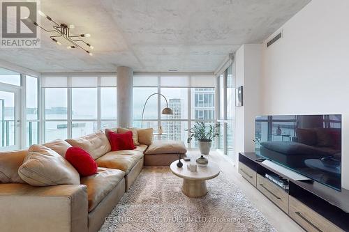 3901 - 88 Blue Jays Way, Toronto, ON - Indoor Photo Showing Living Room