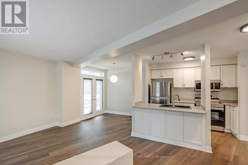 B - 23 Chester Street, Oakville, ON - Indoor Photo Showing Kitchen