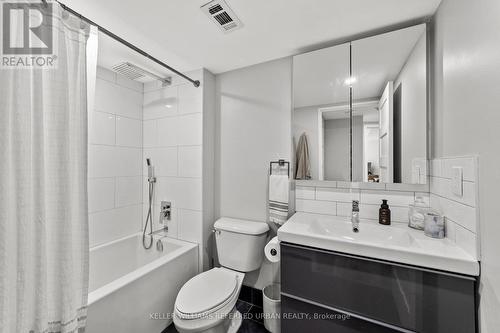 915 - 705 King Street W, Toronto, ON - Indoor Photo Showing Bathroom