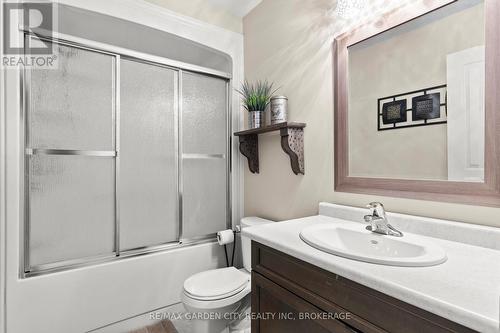 6366 Shapton Crescent, Niagara Falls (219 - Forestview), ON - Indoor Photo Showing Bathroom