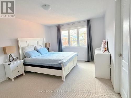 2 Frederick Taylor Way W, East Gwillimbury, ON - Indoor Photo Showing Bedroom