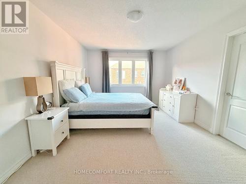 2 Frederick Taylor Way W, East Gwillimbury, ON - Indoor Photo Showing Bedroom