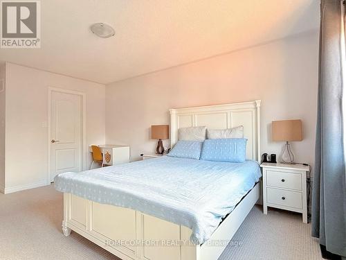 2 Frederick Taylor Way W, East Gwillimbury, ON - Indoor Photo Showing Bedroom