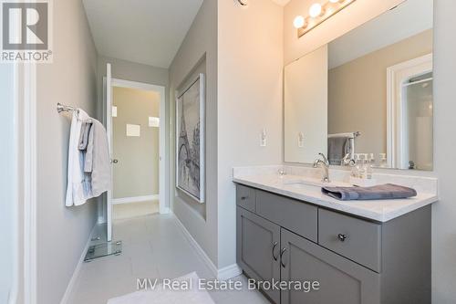 487 Anderson Street S, Centre Wellington (Fergus), ON - Indoor Photo Showing Bathroom