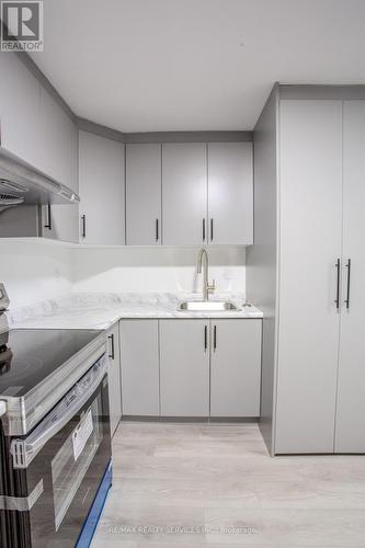 G Suite - 7 Sierra Peak Court, Brampton, ON - Indoor Photo Showing Kitchen