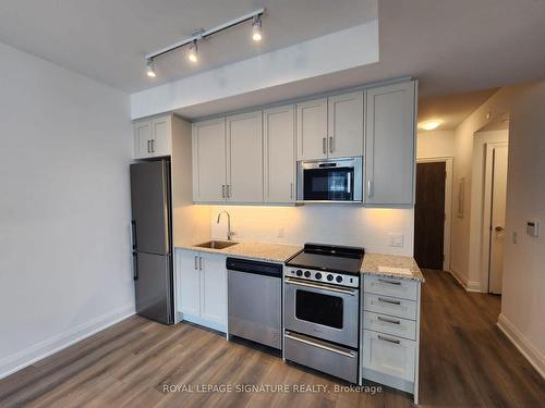 1107-10 Gatineau Dr, Vaughan, ON - Indoor Photo Showing Kitchen