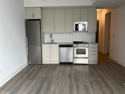 1107-10 Gatineau Dr, Vaughan, ON - Indoor Photo Showing Kitchen