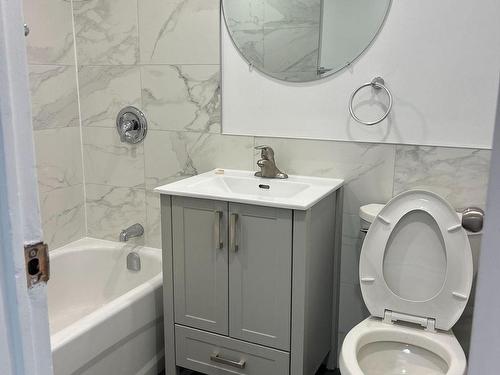 1212-940 Caledonia Rd, Toronto, ON - Indoor Photo Showing Bathroom