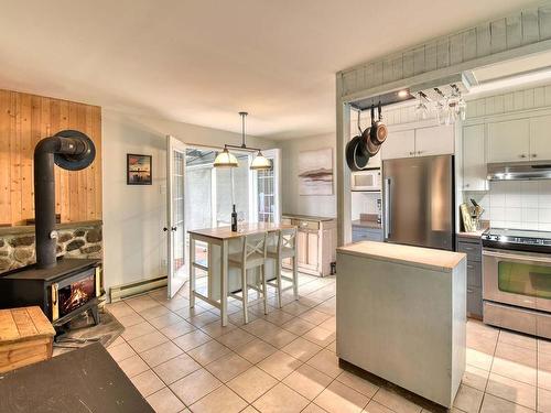 Coin-repas - 76  - 2 Ch. Du Lac-Chaud, La Macaza, QC - Indoor Photo Showing Kitchen