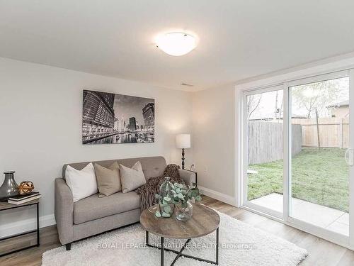 Bsmt-88 Luxury Ave, Bradford West Gwillimbury, ON - Indoor Photo Showing Living Room