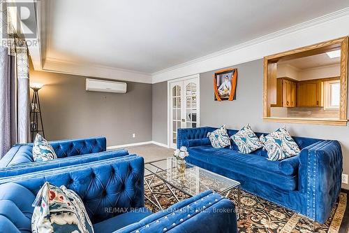 136 Tremaine Road, Milton, ON - Indoor Photo Showing Living Room