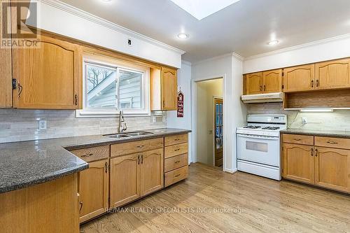 136 Tremaine Road, Milton, ON - Indoor Photo Showing Kitchen With Double Sink