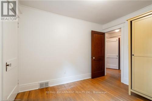 56 Newton Avenue, Hamilton, ON - Indoor Photo Showing Other Room