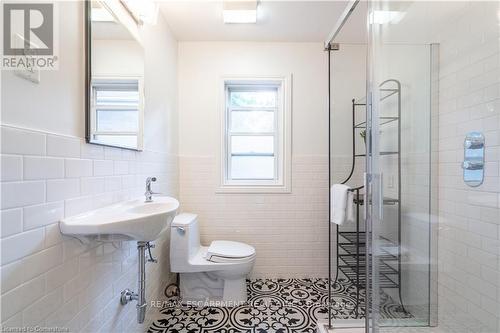 56 Newton Avenue, Hamilton, ON - Indoor Photo Showing Bathroom