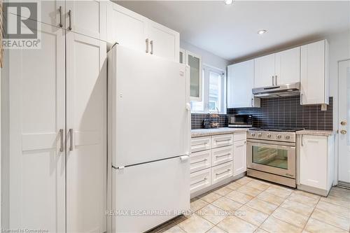 56 Newton Avenue, Hamilton, ON - Indoor Photo Showing Kitchen