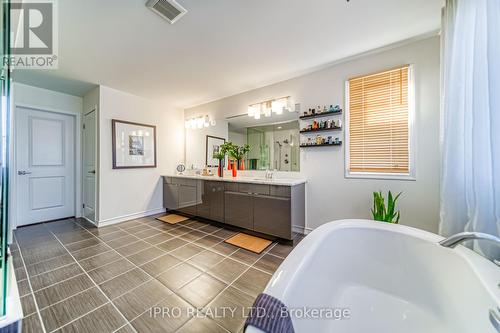 294 Valermo Drive, Toronto, ON - Indoor Photo Showing Bathroom