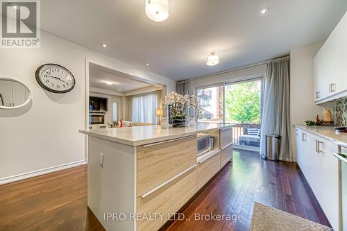 294 Valermo Drive, Toronto, ON - Indoor Photo Showing Kitchen