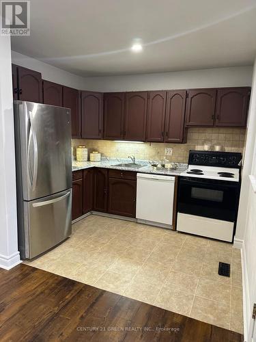 17 Benroyal Crescent, Toronto, ON - Indoor Photo Showing Kitchen