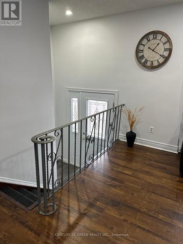 17 Benroyal Crescent, Toronto, ON - Indoor Photo Showing Other Room