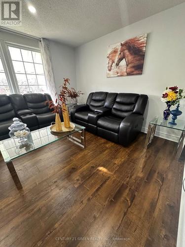 17 Benroyal Crescent, Toronto, ON - Indoor Photo Showing Living Room