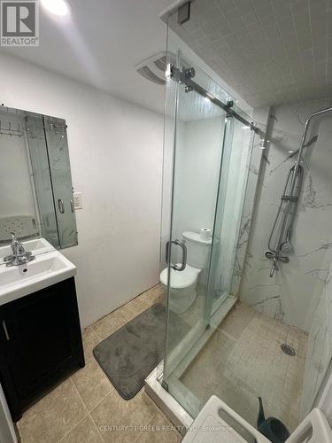 17 Benroyal Crescent, Toronto, ON - Indoor Photo Showing Bathroom